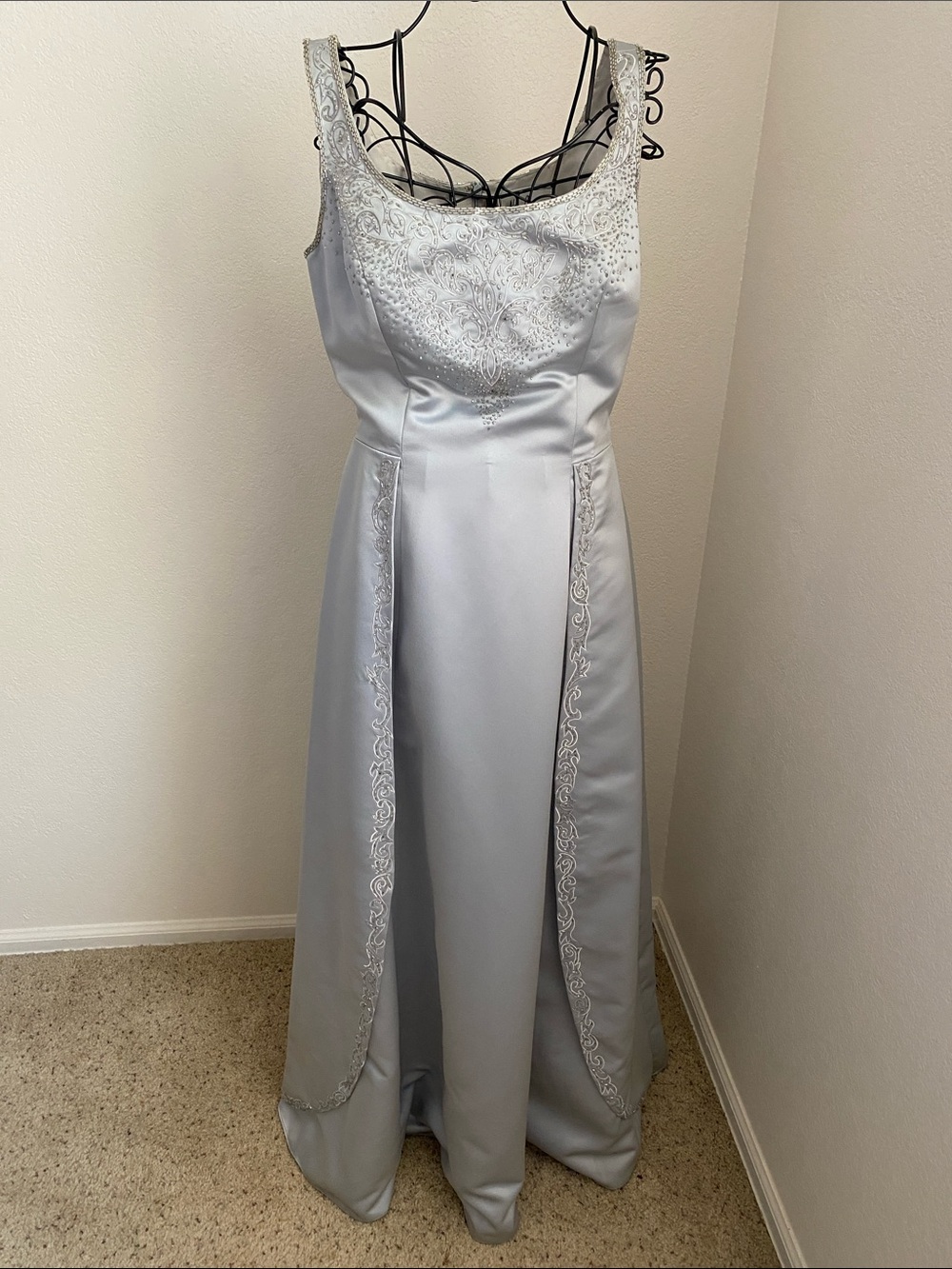 Vintage 1990 Nina Canacci Elegant Silver Sleeveless Evening Gown